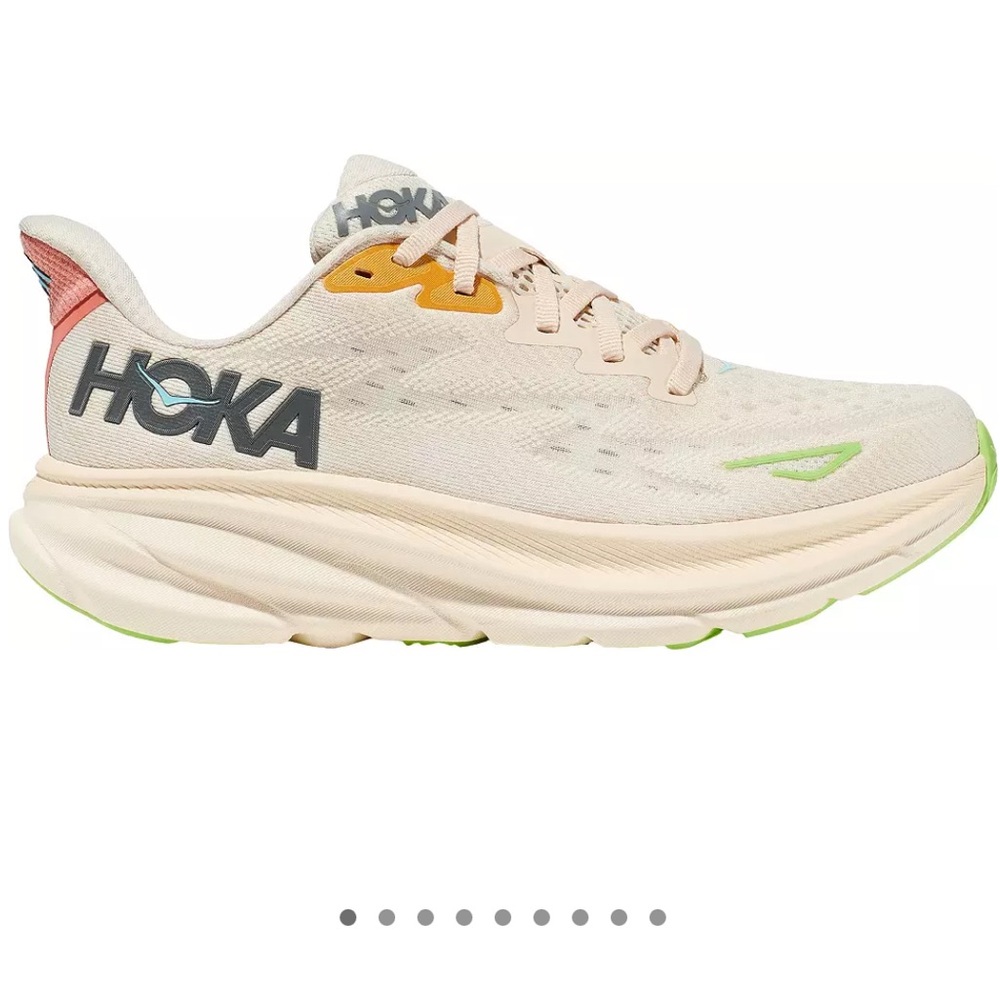 Hoka Clifton 9 in Vanilla GUC